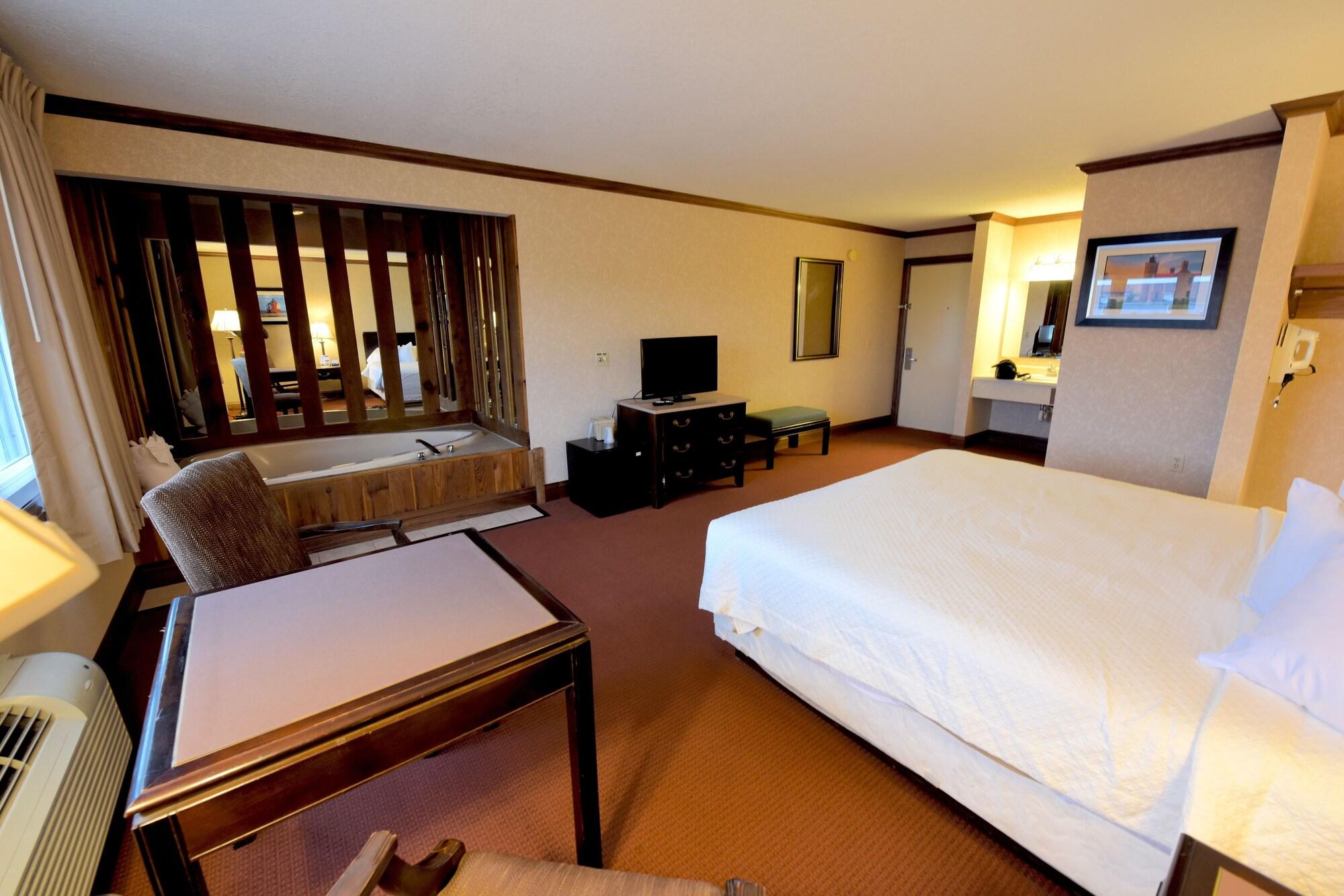Days Inn By Wyndham Mackinaw City - Lakeview Екстер'єр фото