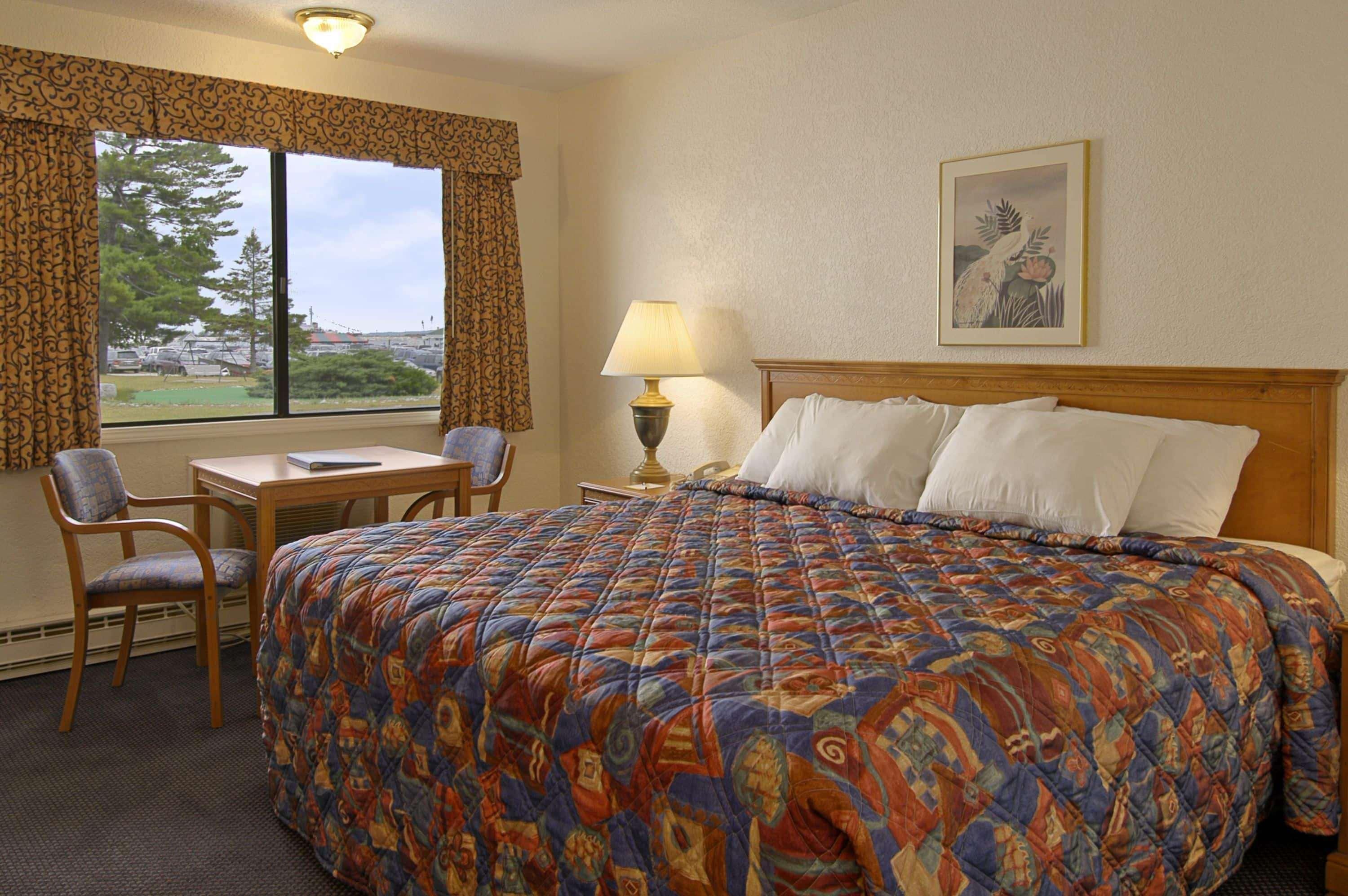 Days Inn By Wyndham Mackinaw City - Lakeview Екстер'єр фото