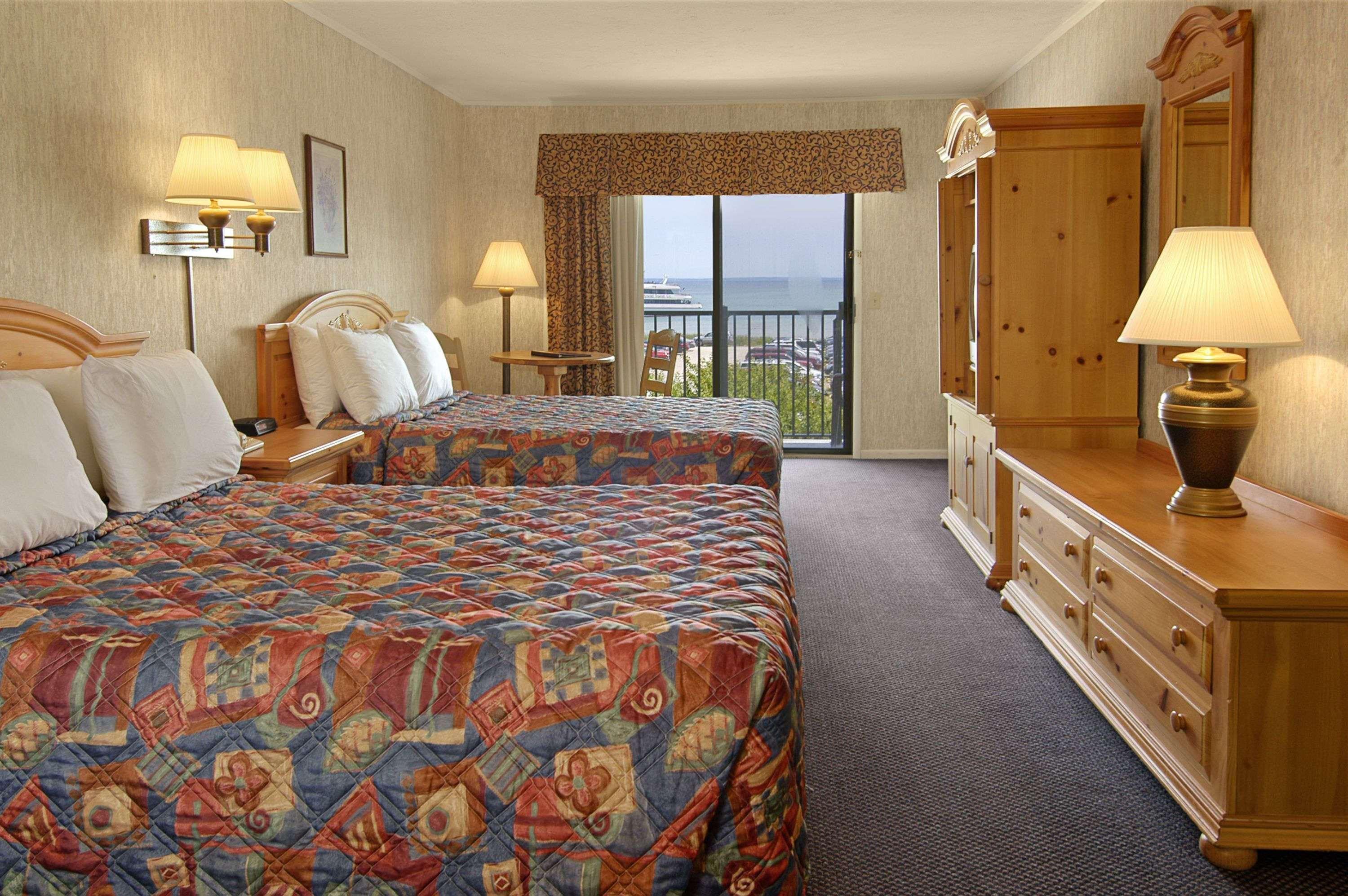 Days Inn By Wyndham Mackinaw City - Lakeview Екстер'єр фото