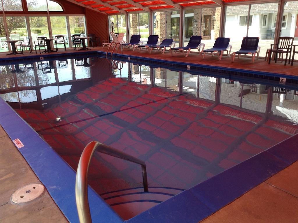 Days Inn By Wyndham Mackinaw City - Lakeview Екстер'єр фото
